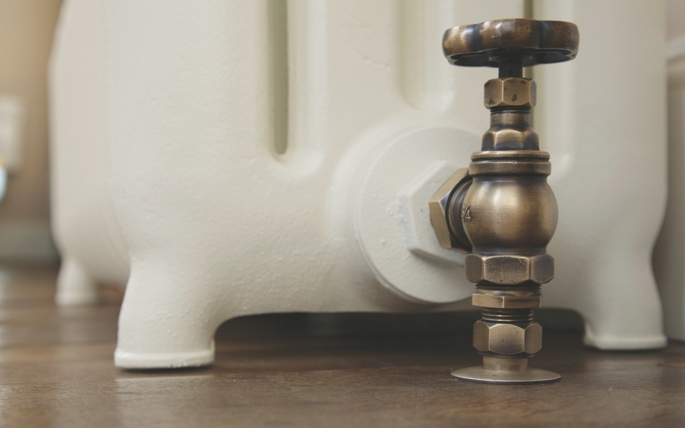 Thermostatic or Manual Radiator Valves: Which to Choose